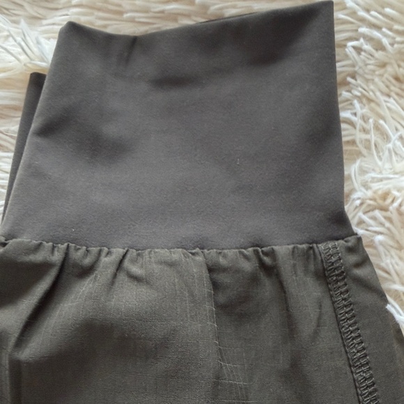 Women’s Vuori Olive Green Jogger Pants Medium - Picture 2 of 6